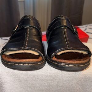 Women’s Black and Tan Leather Buckle Shoes